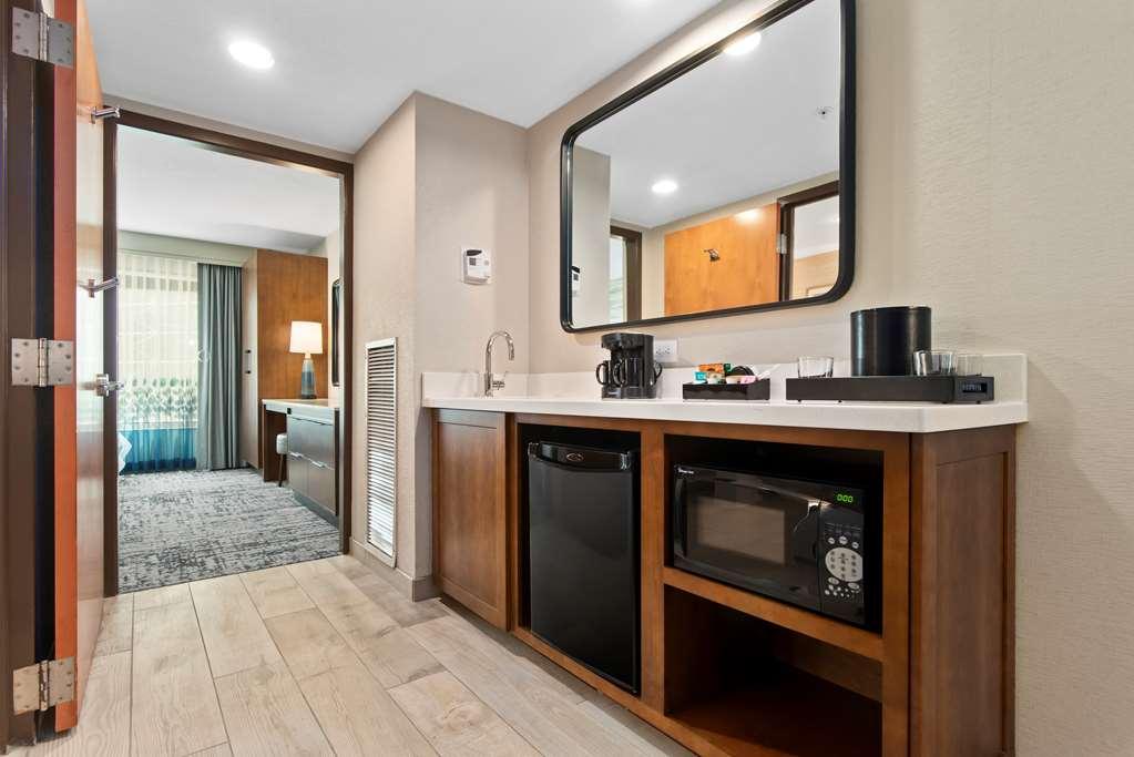 Embassy By Hilton Anaheim South Hotel