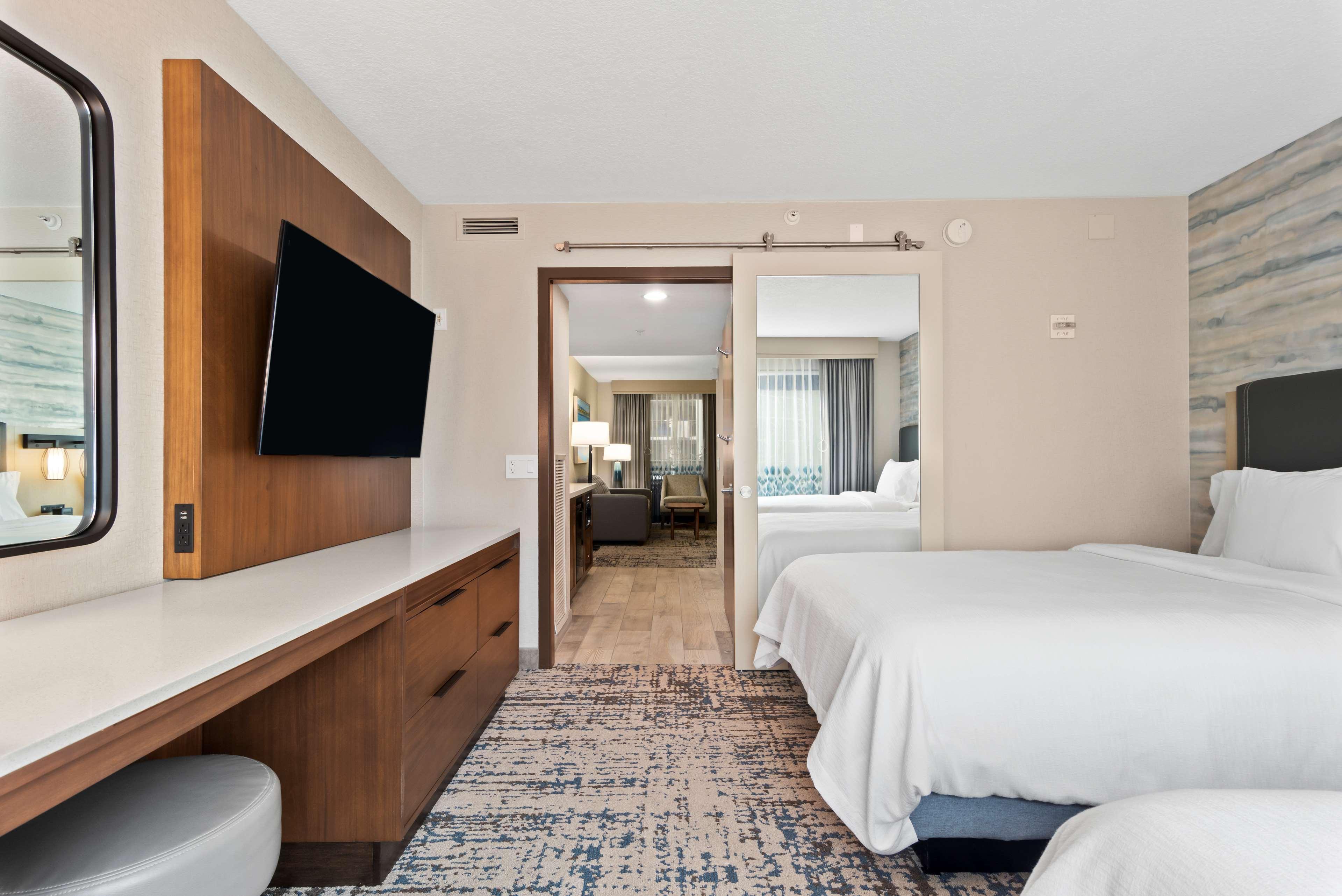 Hotel Embassy By Hilton Anaheim South