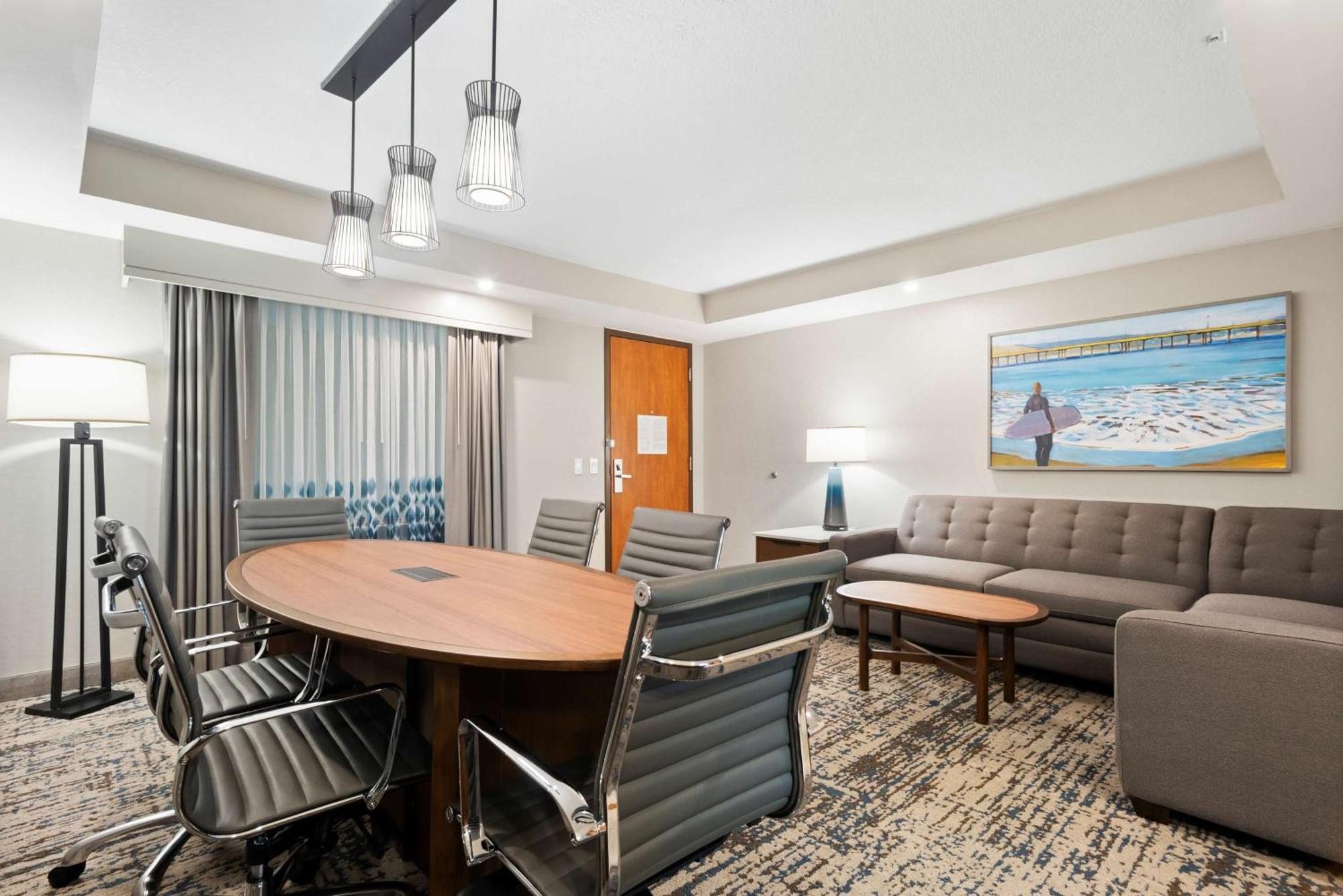 Embassy By Hilton Anaheim South 4*