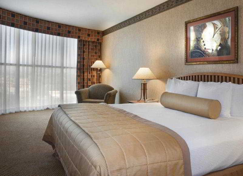 Embassy By Hilton Anaheim South Hotel 4*