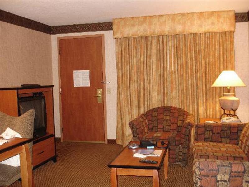 Hotel Embassy By Hilton Anaheim South