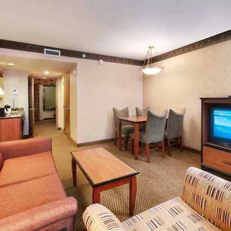 Embassy By Hilton Anaheim South Hotel