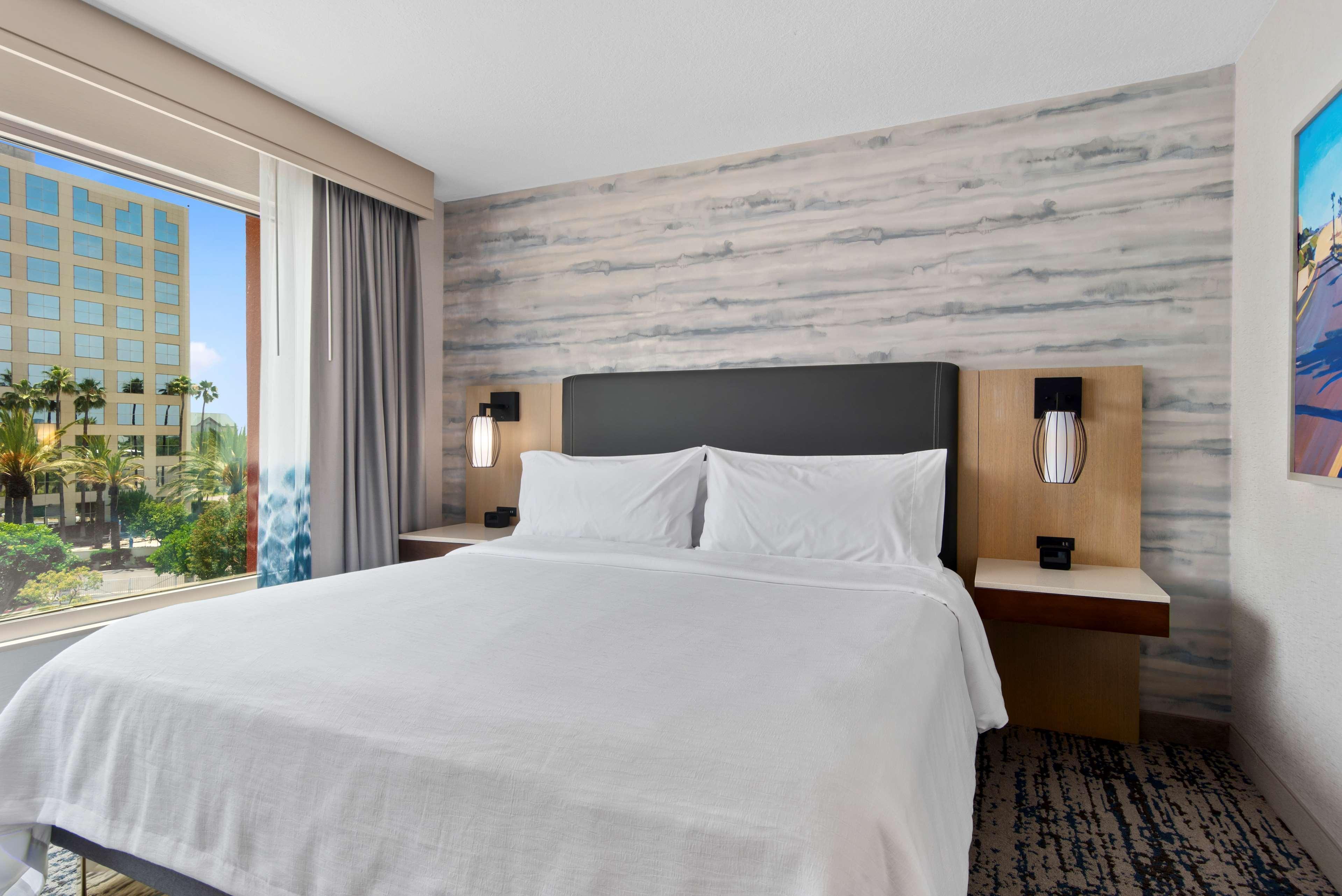 Embassy By Hilton Anaheim South Garden Grove