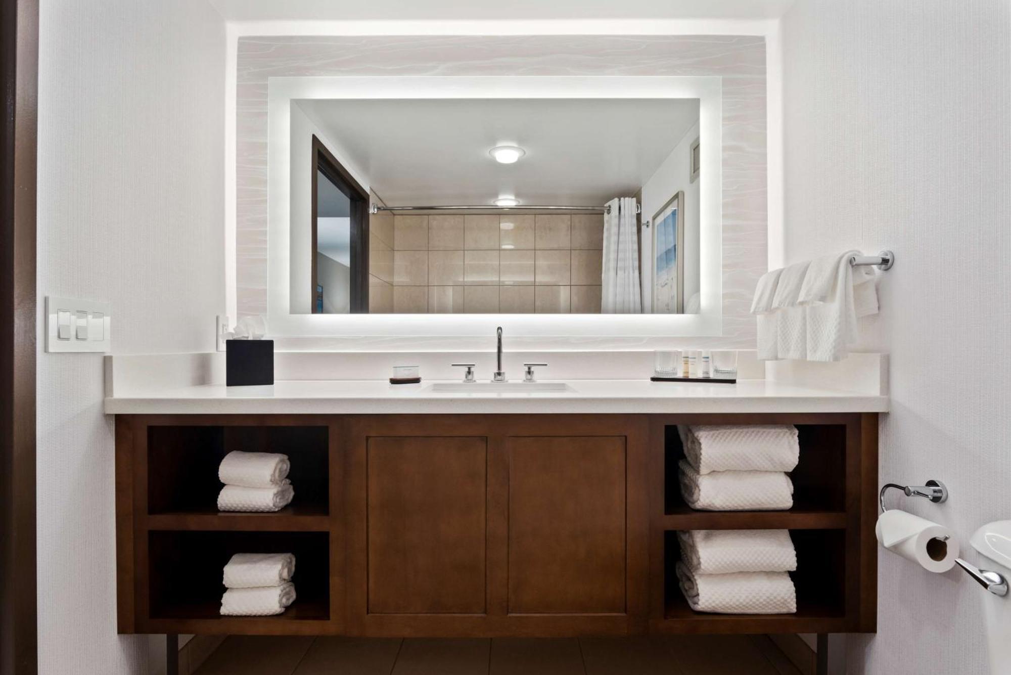 Embassy By Hilton Anaheim South 4*