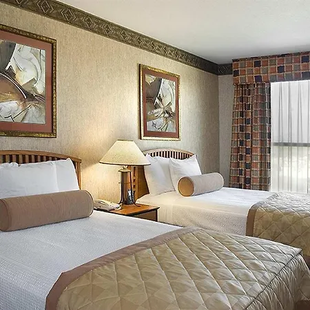 Hotel Embassy By Hilton Anaheim South 4*