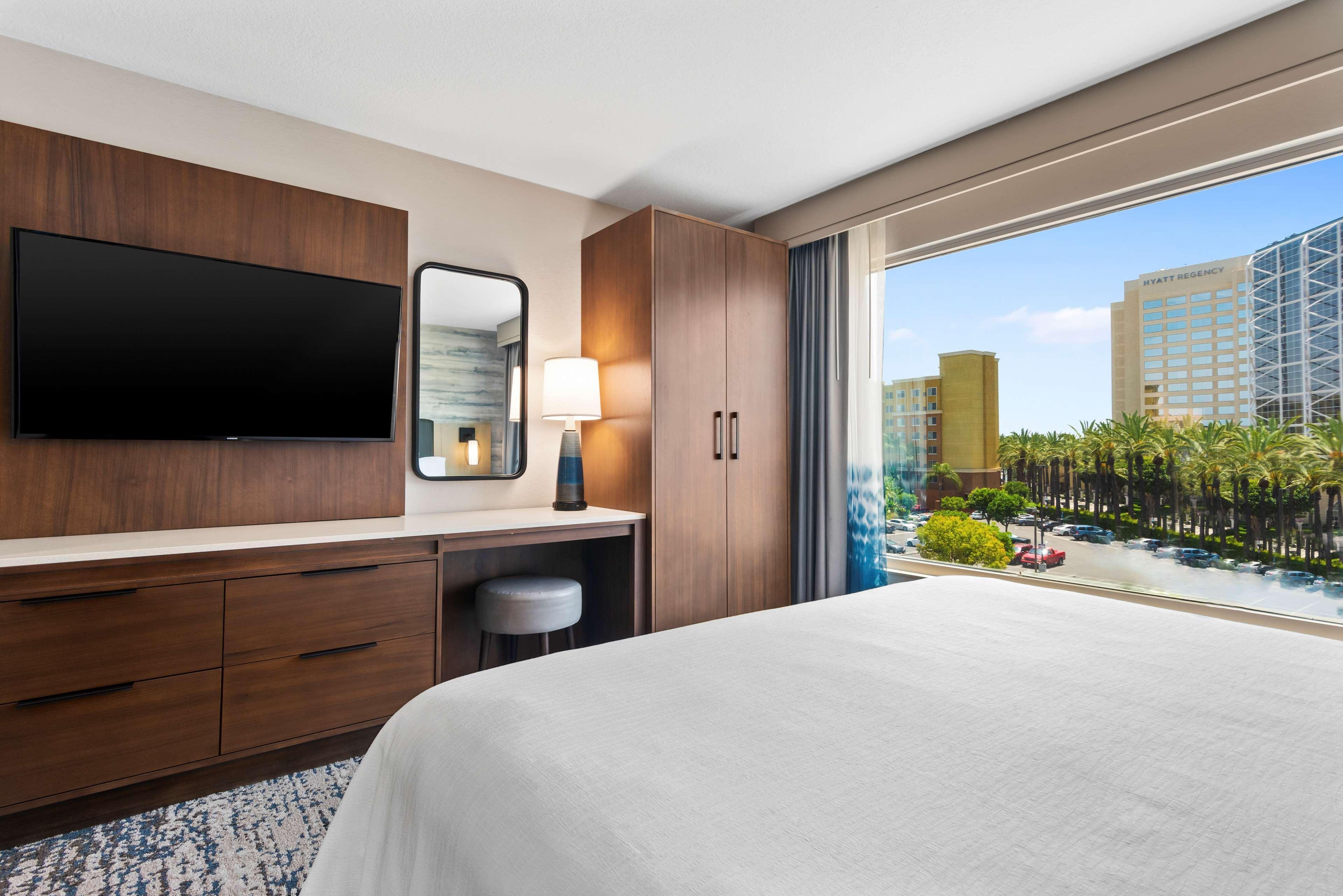 Hotel Embassy By Hilton Anaheim South Garden Grove