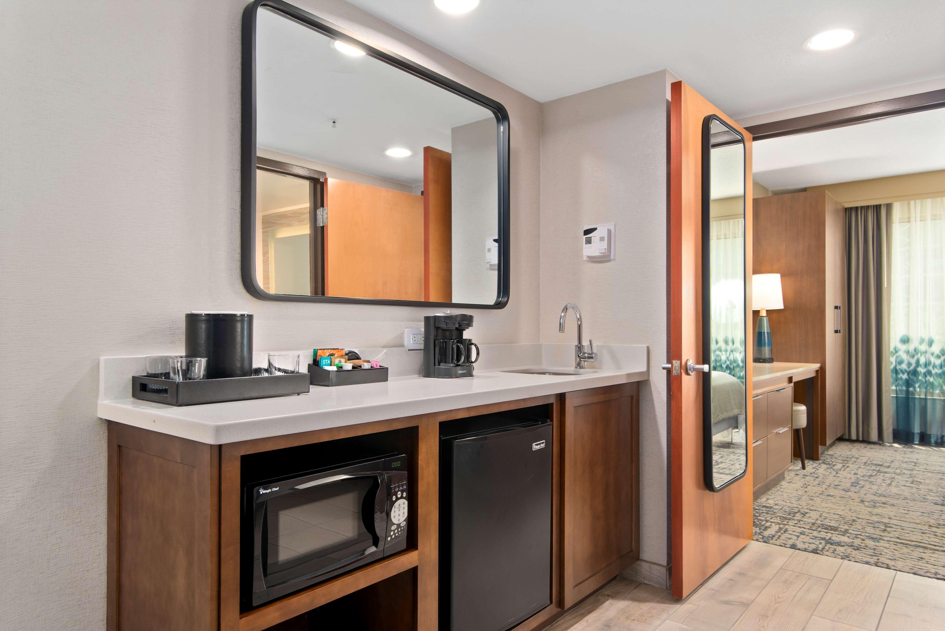 Embassy By Hilton Anaheim South Hotel 4*