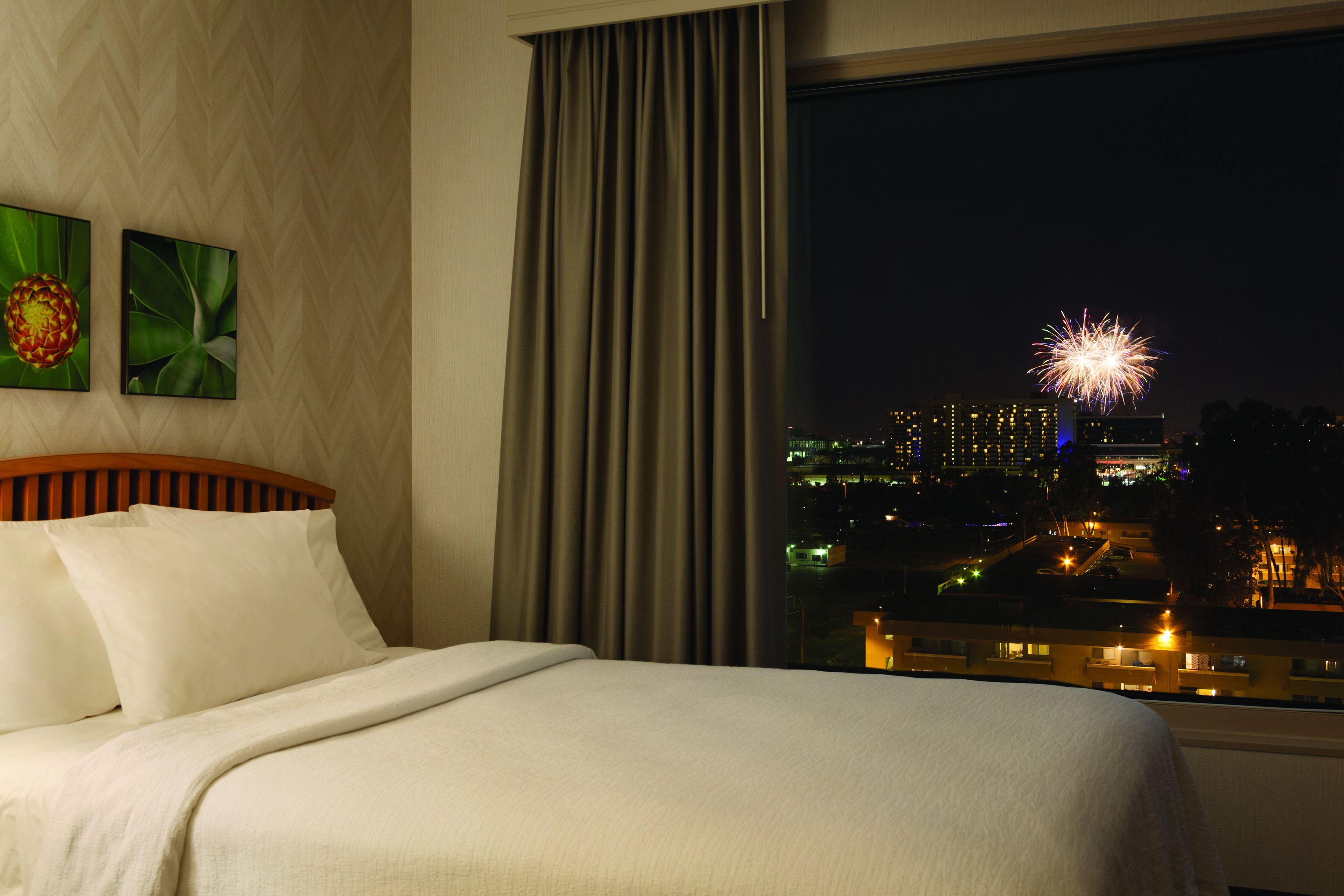 Hotel Embassy By Hilton Anaheim South Garden Grove