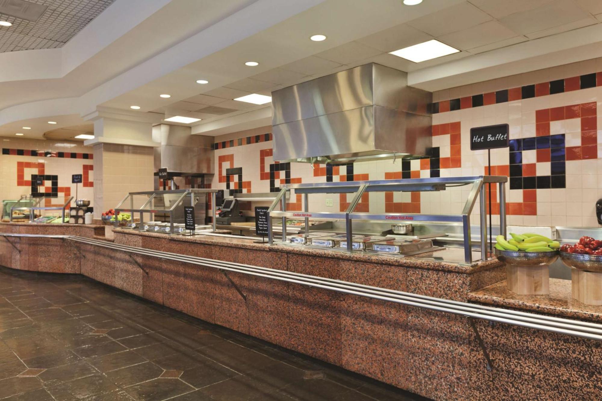 Hotel Embassy By Hilton Anaheim South