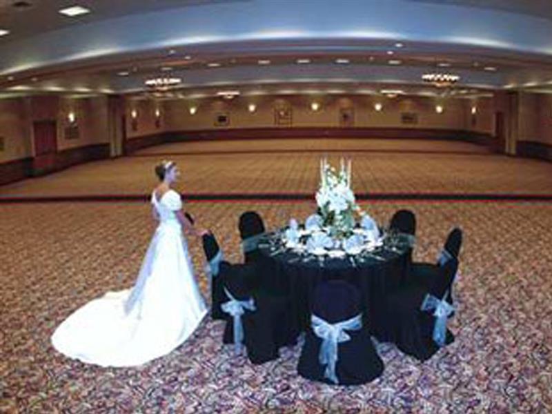 Hotel Embassy By Hilton Anaheim South