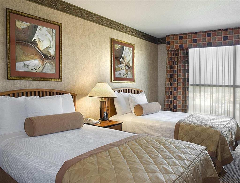 Hotel Embassy By Hilton Anaheim South 4*